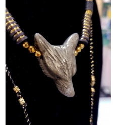 Pendentif tête de loup en pierre
