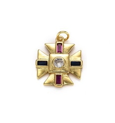 Pendentif grosse croix carrée