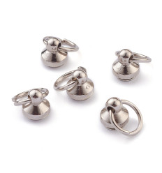 Pendentif petite goutte avec 11 zircons blancs