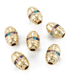 Pendentif petite goutte avec 11 zircons blancs