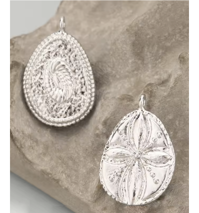Pendentif médaille ovale estampe fleur