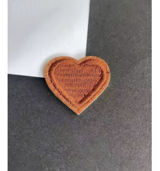 Ecusson "coeur brodé"