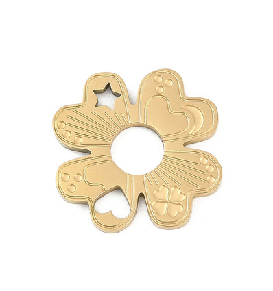 Pendentif trèfle gravé