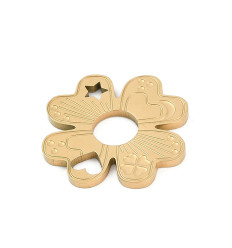 Pendentif trèfle gravé