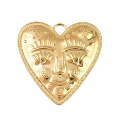 Pendentif grand coeur avec visage gravé