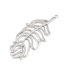 Pendentif plume argentée