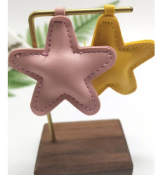 Pendentif étoile en skai