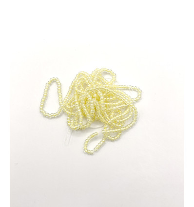 Rocaille diamantée tosca jaune clair 10/o sur fil