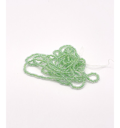 Rocaille diamantée tosca vert prairie 10/o sur fil