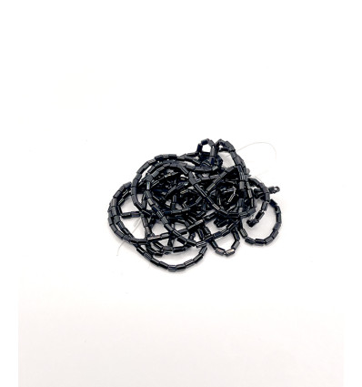 Rocaille tube facette noir sur fil