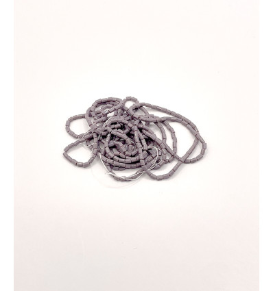 Rocaille tube facette parme opaque sur fil