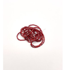 Rocaille tube facette trou carré rouge foncé sur argent sur fil