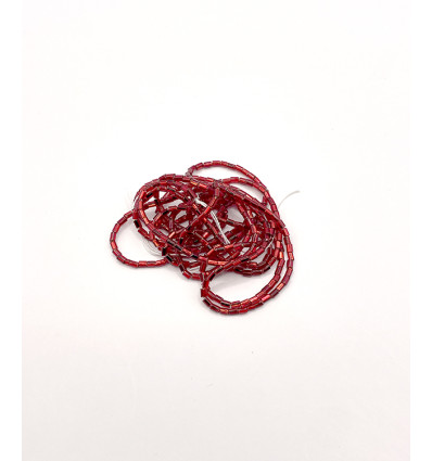 Rocaille tube facette trou carré rouge foncé sur argent sur fil
